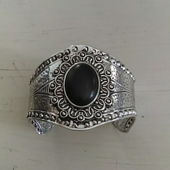 Black matte finish stone cuff bracelet - Picture 1 of 2